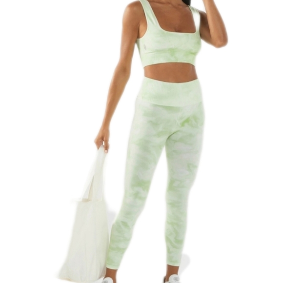 FP Movement HR 7/8 Good Karma Tie Dye Leggings & Bra Set Electric Pistacchio M - Picture 1 of 16